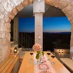 Mondinica Heritage House - Heated Pool Dobrinj