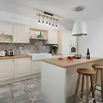Mondinica Heritage House - Heated Pool Villa Dobrinj