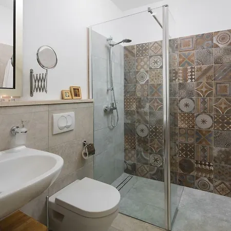 Mondinica Heritage House - Heated Pool Dobrinj