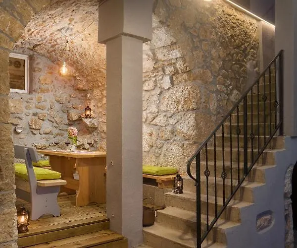 Mondinica Heritage House - Heated Pool