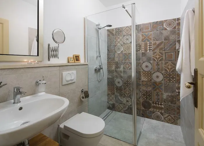 Mondinica Heritage House - Heated Pool Dobrinj