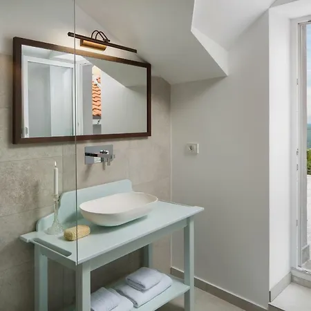 Villa Mondinica Heritage House - Heated Pool *